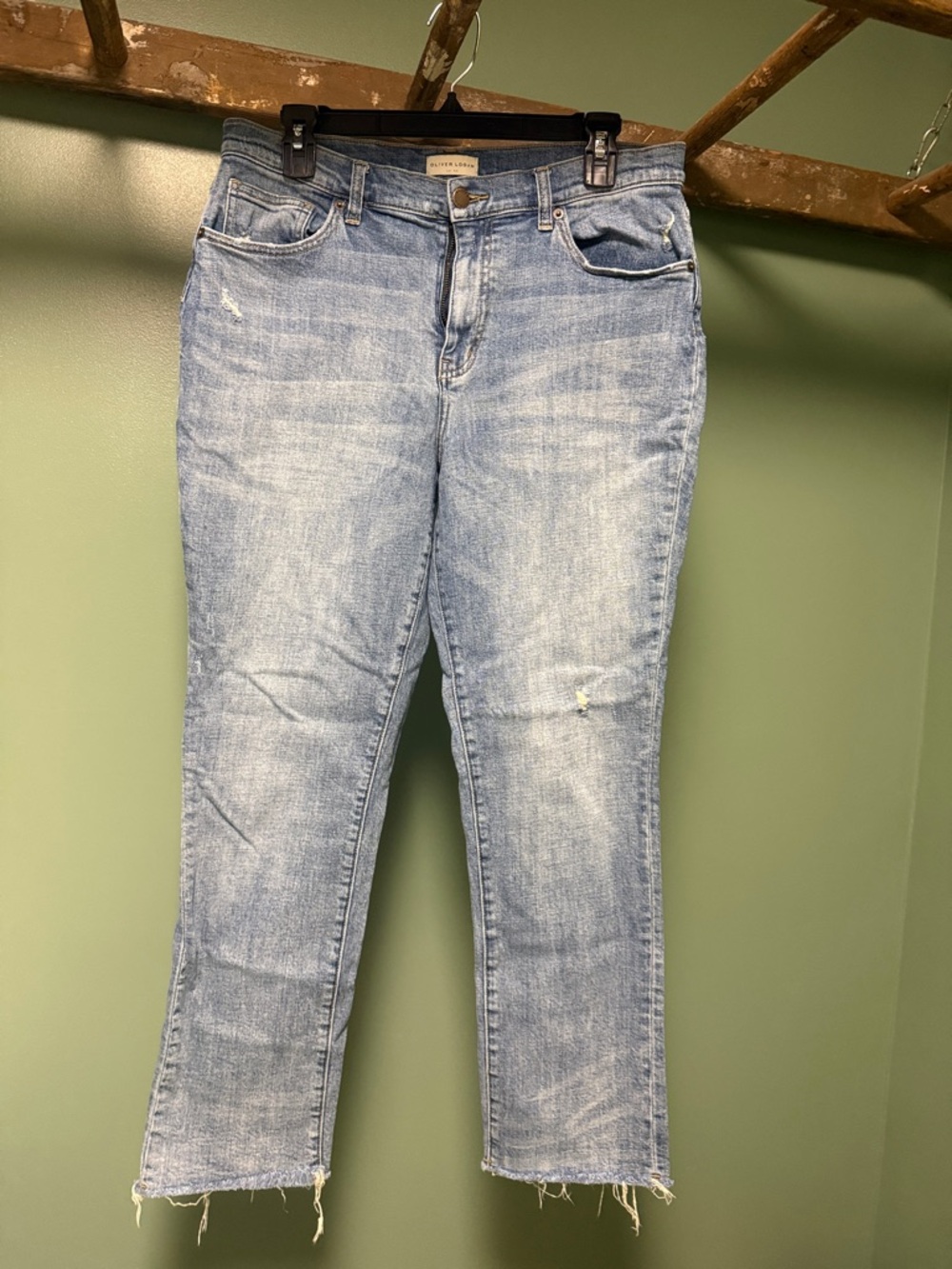 Cropped Light Blue Women's Jeans with Raw Hem